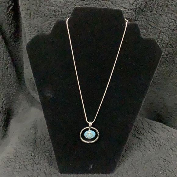 NWOT Lia Sophia short necklace - Picture 2 of 3